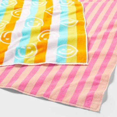 2pk Smiles Beach Towels Pink - Sun Squad™ 2 2pk Smiles Beach Towels Pink - Sun Squad™ - Image 2