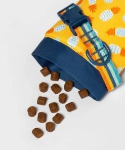 Sun Squad Shop 34 On The Go Dog Treat Holder with Magnetic Closure - Sun Squad™